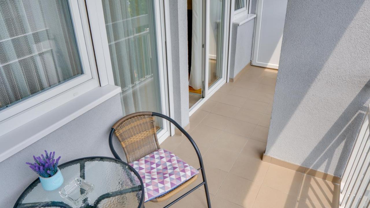 Appartamento Milica 65M2, Free Parking & Wi-Fi Novi Sad Esterno foto